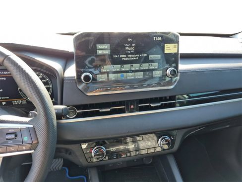 Used 2024 Mitsubishi Outlander 4WD Plug-In Hybrid image 22