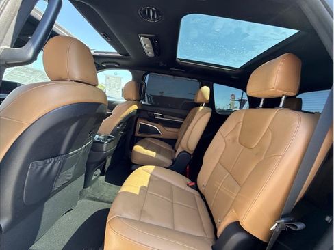 Used 2021 Kia Telluride SX w/ Towing Package FWD image 23