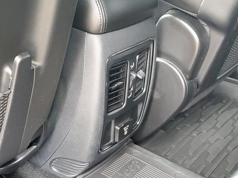 Used 2019 Jeep Grand Cherokee Altitude AWD/4WD image 31