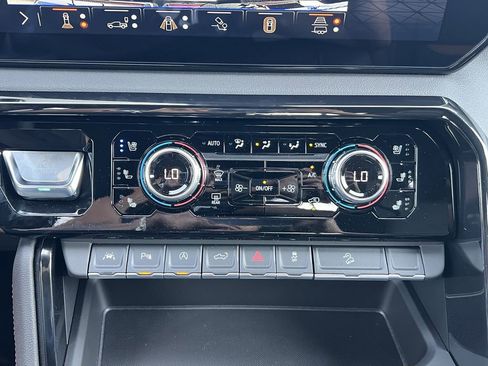 New 2025 GMC Sierra 1500 AT4 w/ Technology Package image 6