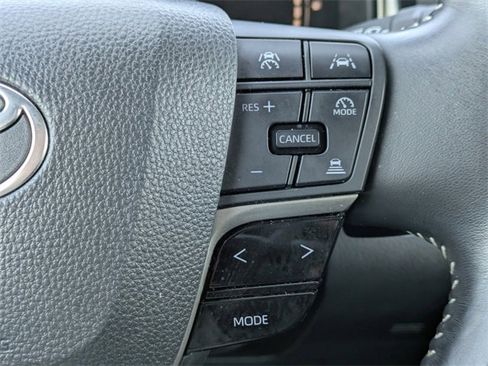 Used 2025 Toyota Camry SE image 26