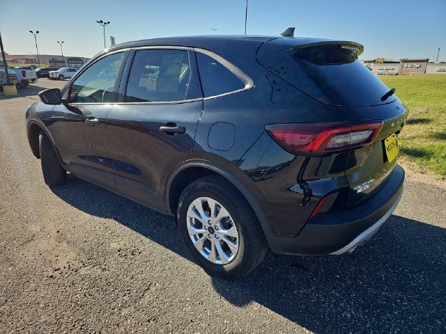 Used 2025 Ford Escape Active AWD/4WD image 3