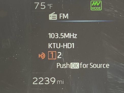 Used 2026 Toyota Prius Plug-In Hybrid FWD image 36