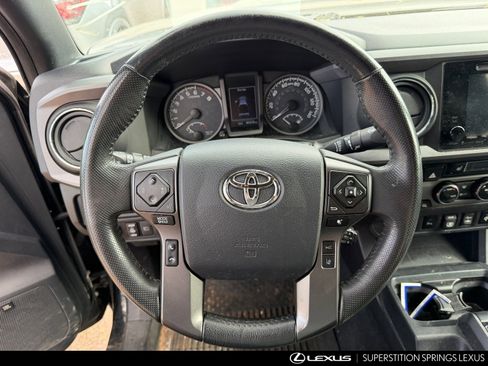 Used 2018 Toyota Tacoma TRD Sport image 8