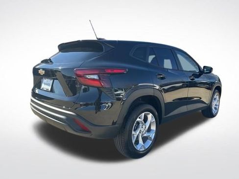 New 2026 Chevrolet Trax LS w/ LS Convenience Package image 5