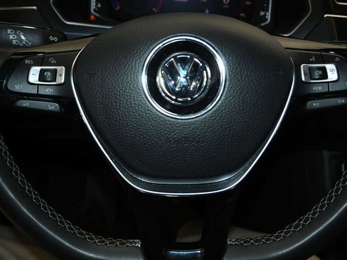 Used 2021 Volkswagen Tiguan SEL AWD/4WD image 11