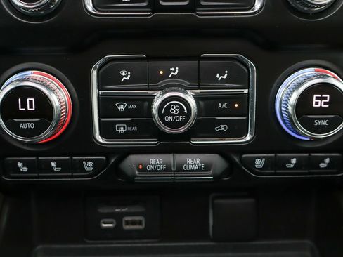 Used 2021 GMC Yukon XL SLT w/ SLT Premium Package image 39