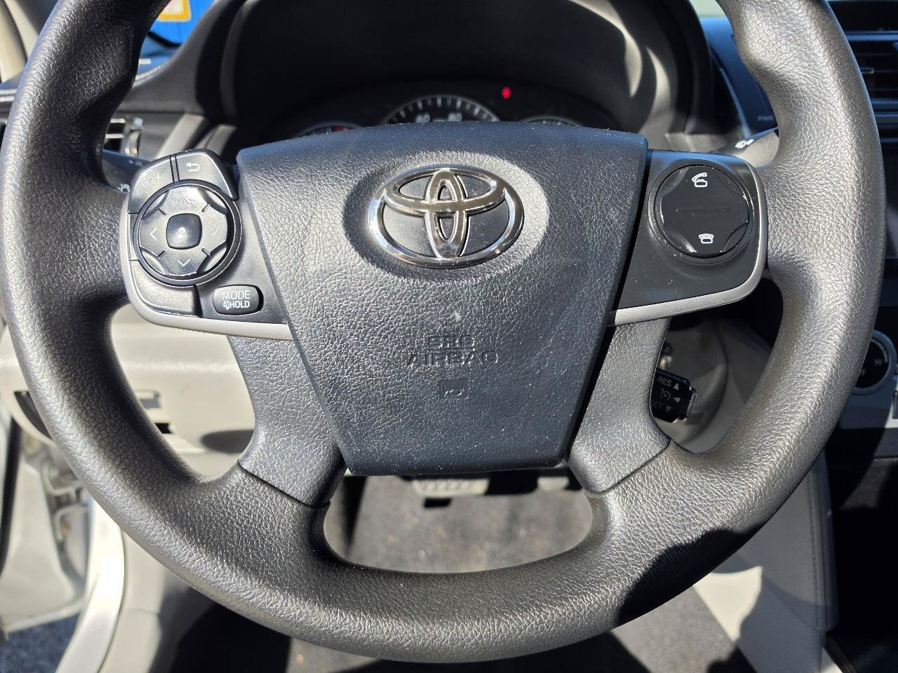 Used 2012 Toyota Camry LE FWD image 16