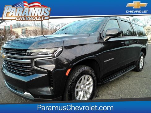 Certified 2024 Chevrolet Suburban LT image 1