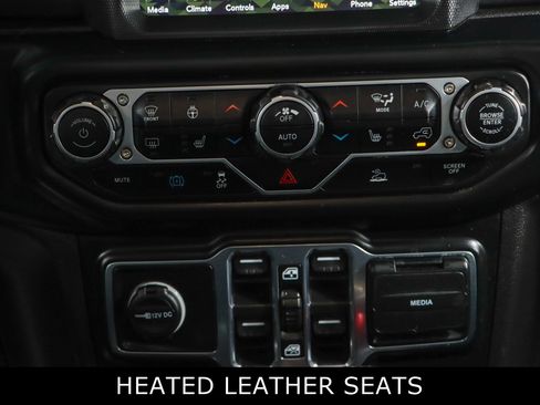 Used 2022 Jeep Wrangler Unlimited Sahara w/ Cold Weather Group AWD/4WD image 21