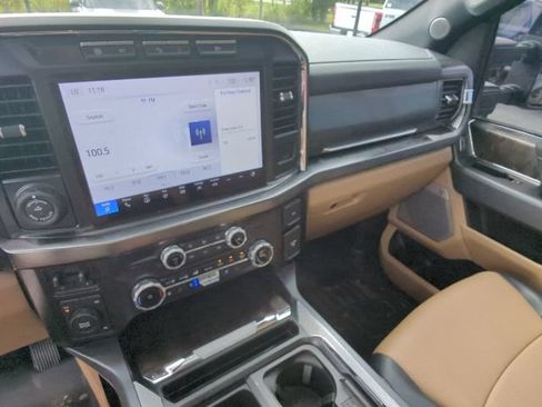 Used 2024 Ford F250 Lariat w/ Lariat Ultimate Package AWD/4WD image 17
