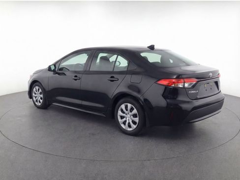 Used 2023 Toyota Corolla LE image 4
