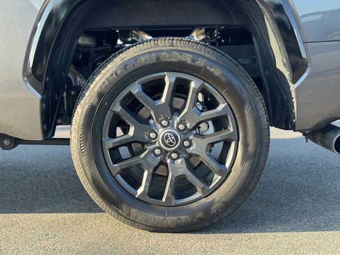 Used 2023 Toyota Tundra Platinum image 8