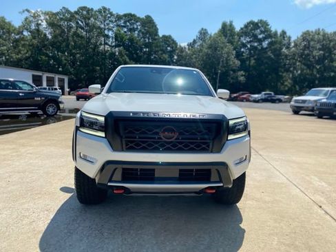 Used 2024 Nissan Frontier PRO-4X w/ Technology Package AWD/4WD image 3