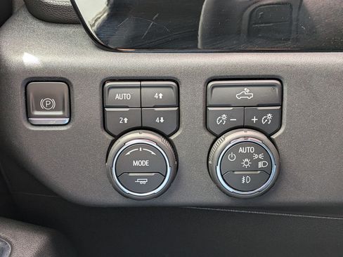 Certified 2023 Chevrolet Silverado 1500 LT Trail Boss AWD/4WD image 17
