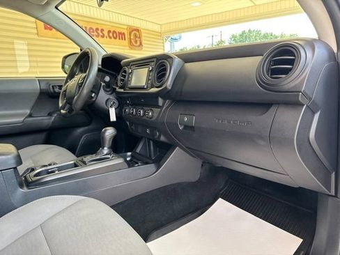 Used 2019 Toyota Tacoma SR AWD/4WD image 22