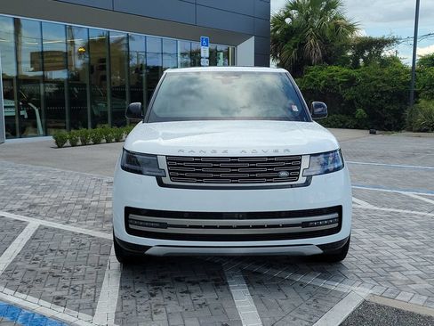 Certified 2025 Land Rover Range Rover SE AWD/4WD image 8