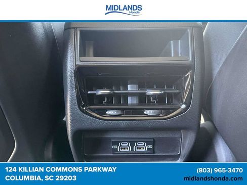 Used 2024 Jeep Grand Cherokee Laredo RWD image 10