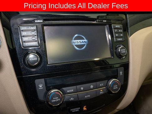 Used 2016 Nissan Rogue SL w/ SL Premium Package AWD/4WD image 13