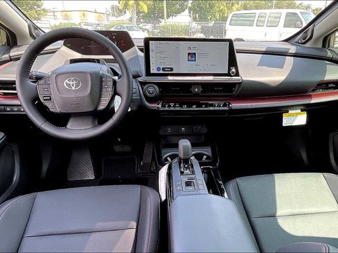 New 2025 Toyota Prius Plug-In Hybrid image 5