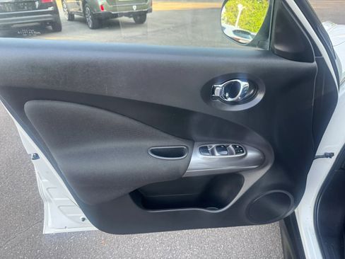 Used 2013 Nissan Juke SV FWD image 17