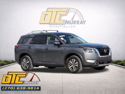 Used 2025 Nissan Pathfinder SL image 1
