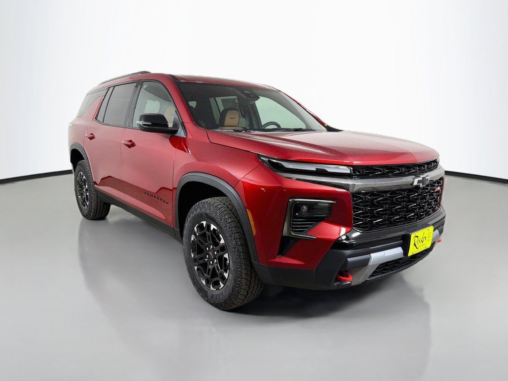 New 2027 Chevrolet Traverse Z71 w/ LPO, Floor Liner Package AWD/4WD image 3