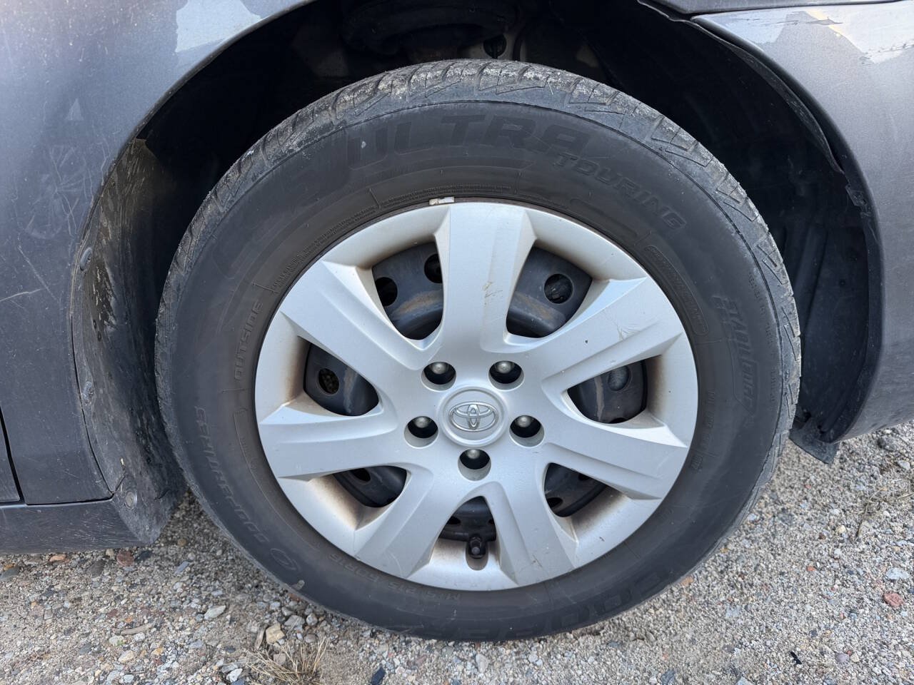 Used 2011 Toyota Camry LE FWD image 12
