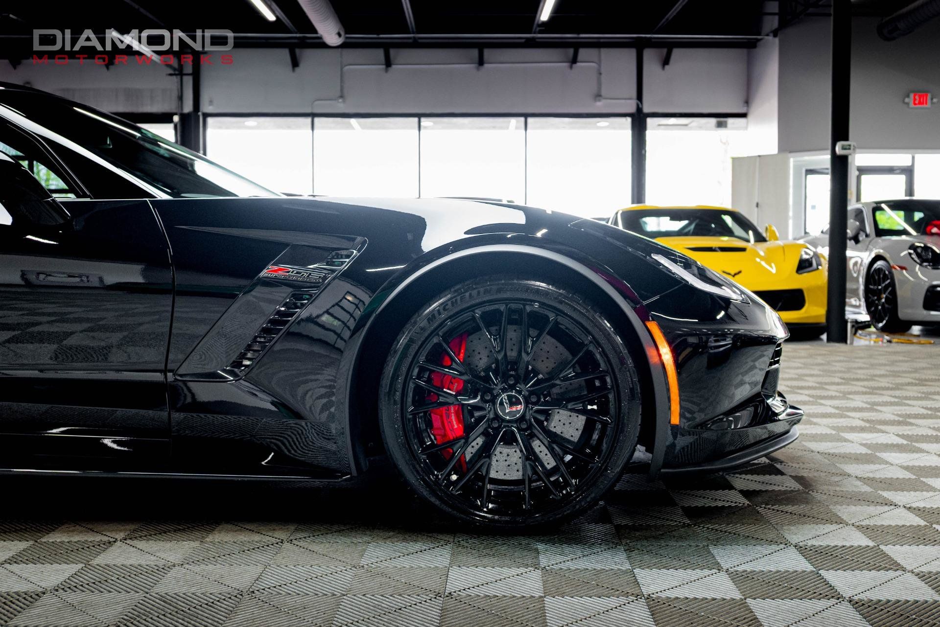 Used 2015 Chevrolet Corvette Z06 w/ 3LZ Preferred Equipment Group RWD image 24