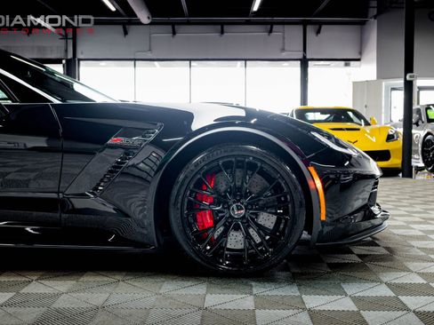 Used 2015 Chevrolet Corvette Z06 w/ 3LZ Preferred Equipment Group RWD image 24