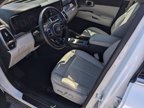 Used 2021 Kia Sorento EX image 9