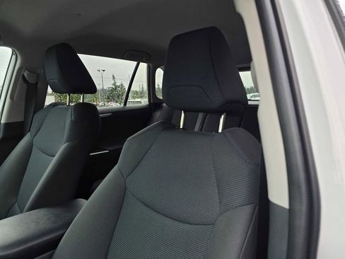 Certified 2025 Toyota RAV4 LE image 24