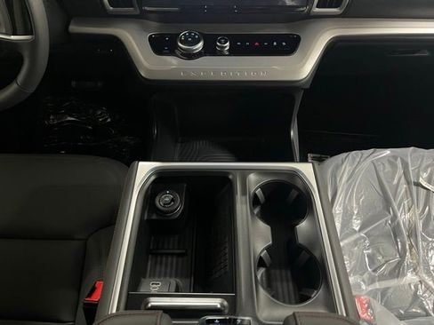 New 2025 Ford Expedition Max Active image 38