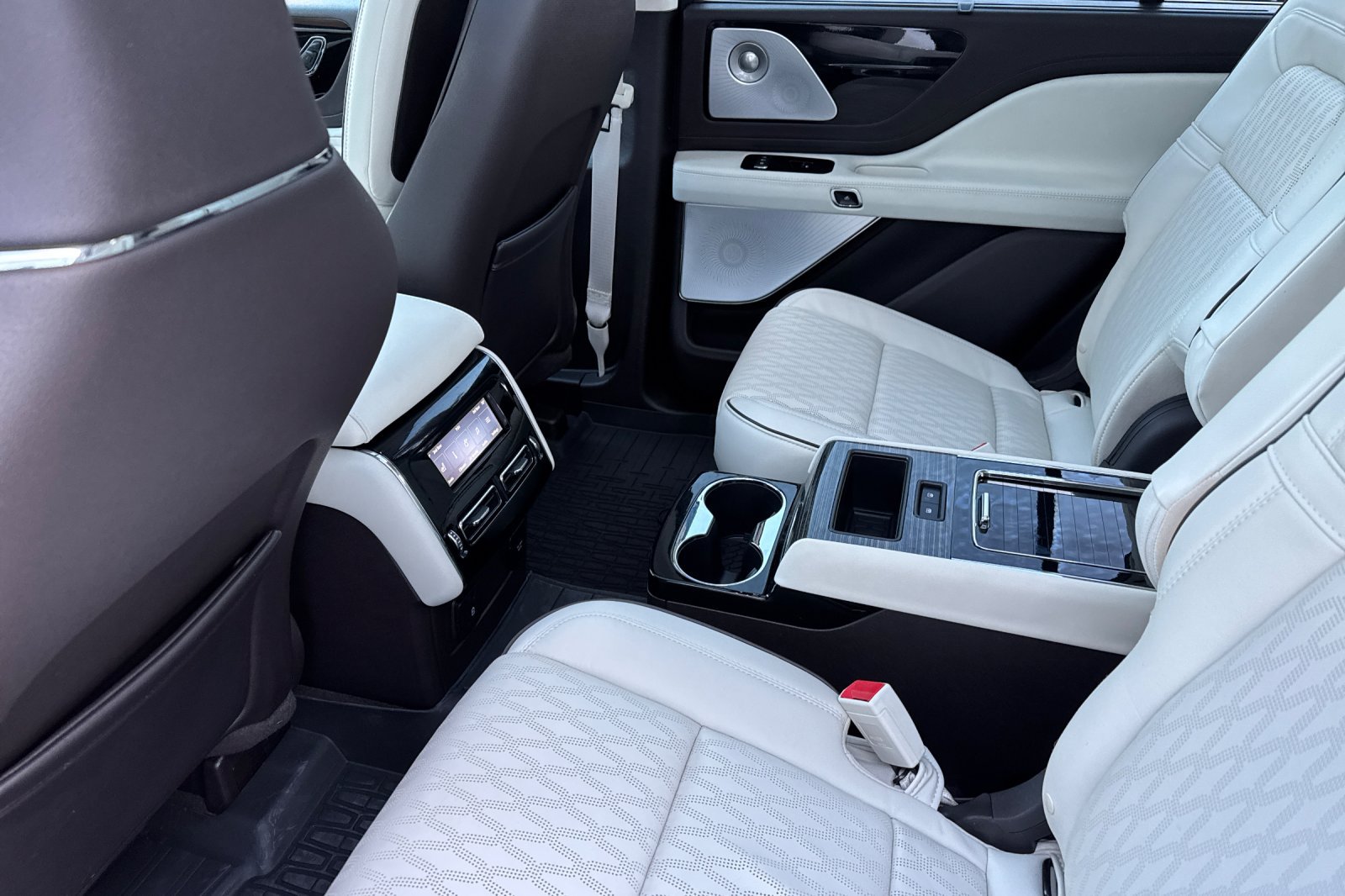 Certified 2023 Lincoln Aviator Black Label w/ Dynamic Handling Package AWD/4WD image 12