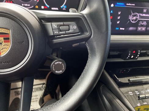 Used 2024 Porsche Cayenne image 23