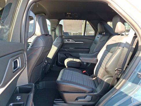 New 2026 Ford Explorer ST-Line w/ ST-Line Street Pack image 5