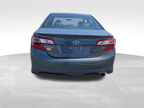 Used 2014 Toyota Camry SE w/ Moonroof Package image 6