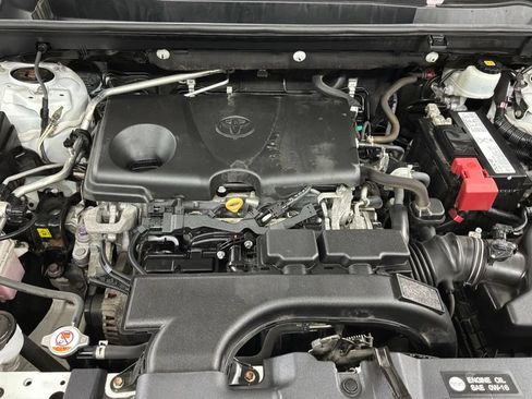 Used 2019 Toyota RAV4 XLE w/ Carpet Mat Package AWD/4WD image 33