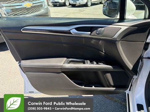 Used 2016 Ford Fusion SE w/ Equipment Group 202A FWD image 13