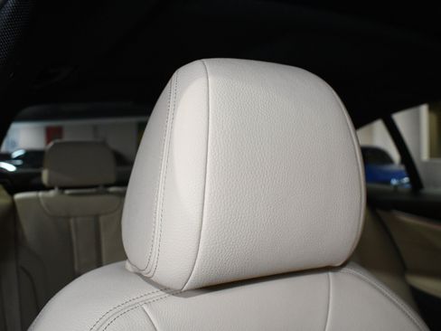 Used 2020 BMW 530i w/ Premium Package RWD image 10