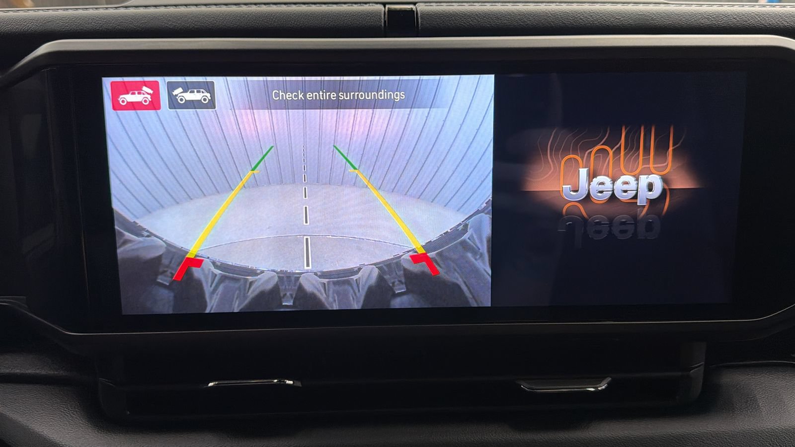Used 2024 Jeep Wrangler Unlimited Sahara w/ Technology Group AWD/4WD image 22