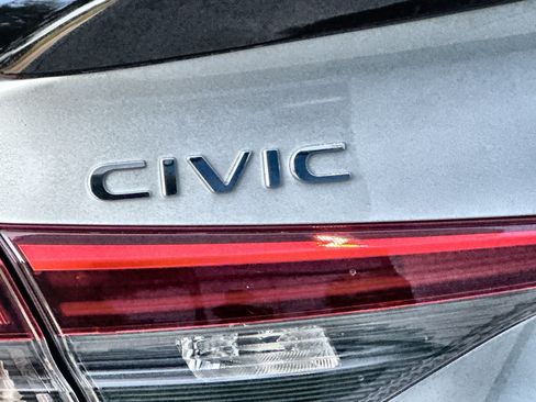 Used 2022 Honda Civic Touring image 14