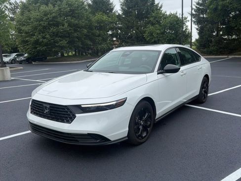 Used 2025 Honda Accord SE image 2