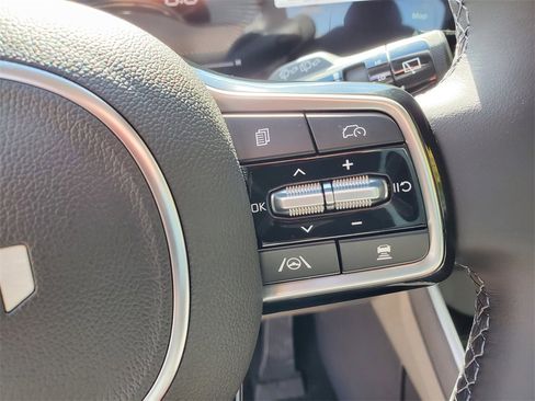 New 2026 Kia Carnival image 13