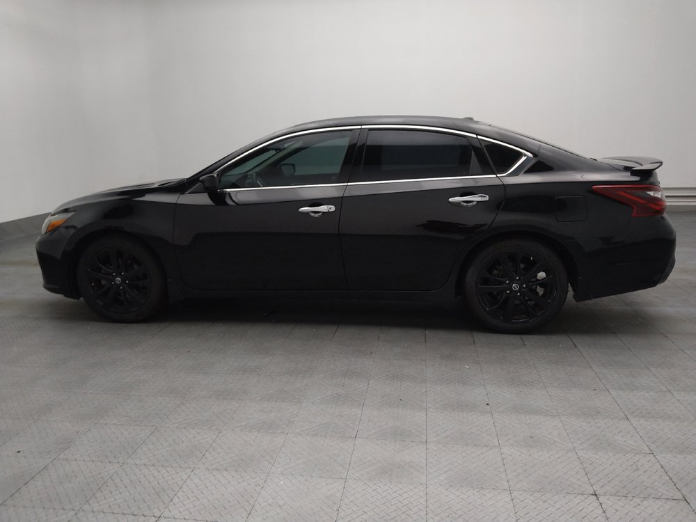 Used 2018 Nissan Altima 2.5 SR w/ SR Midnight Edition FWD image 3