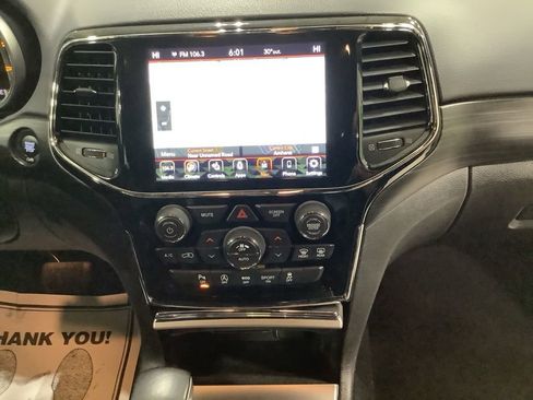 Used 2021 Jeep Grand Cherokee Laredo X image 25