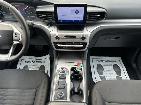 Used 2021 Ford Explorer XLT AWD/4WD image 11