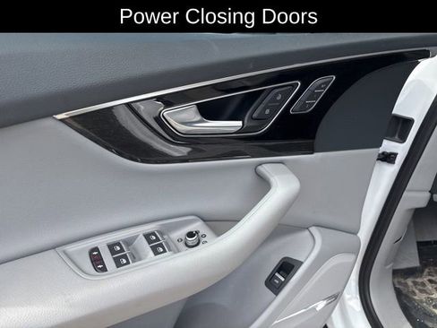 Used 2018 Audi Q7 3.0T Prestige w/ Prestige Package AWD/4WD image 14