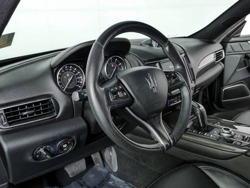 Certified 2022 Maserati Levante GT AWD/4WD image 3