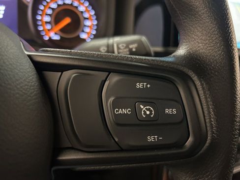 Used 2024 Jeep Gladiator Sport AWD/4WD image 17